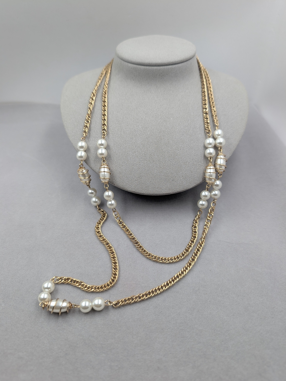 Sarah Coventry Faux Pearl Wire Wrapped Long Station Necklace | 0238